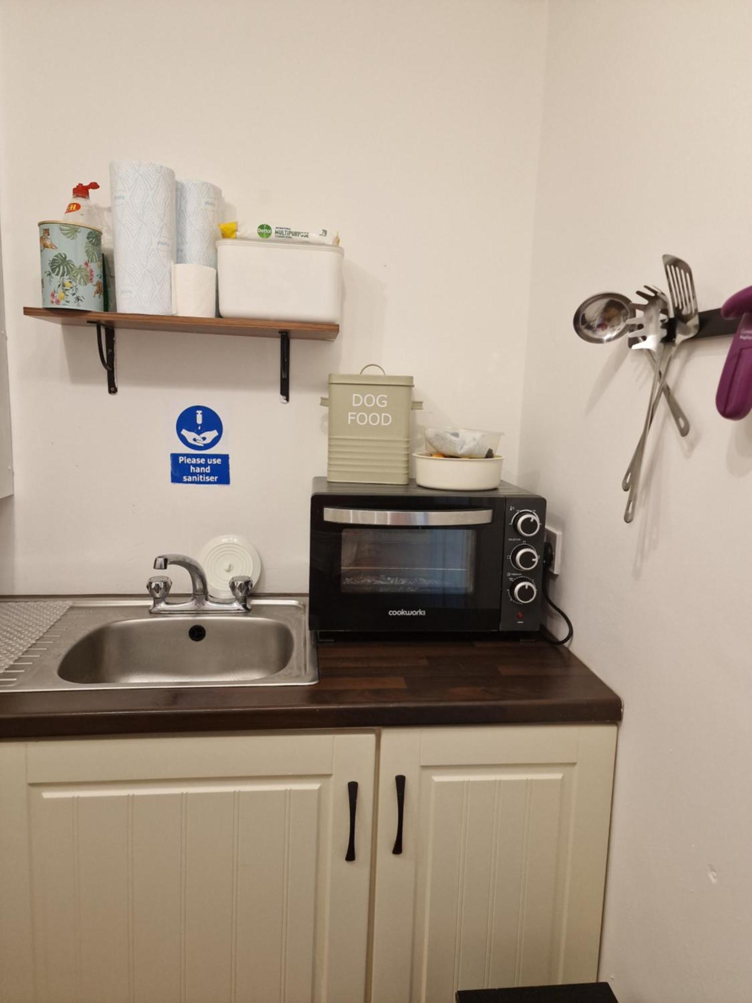 Aunty Katie'S House, Ni Tourist Board Certified & Located On The Main Oldpark Road To Belfast, With Free Continental Breakfast & Free Ultra Fast Sky Internet, Free Sky Sports & Free Sky Cinema, Self-Check In After 10Pm Gmt Pansiyon Dış mekan fotoğraf
