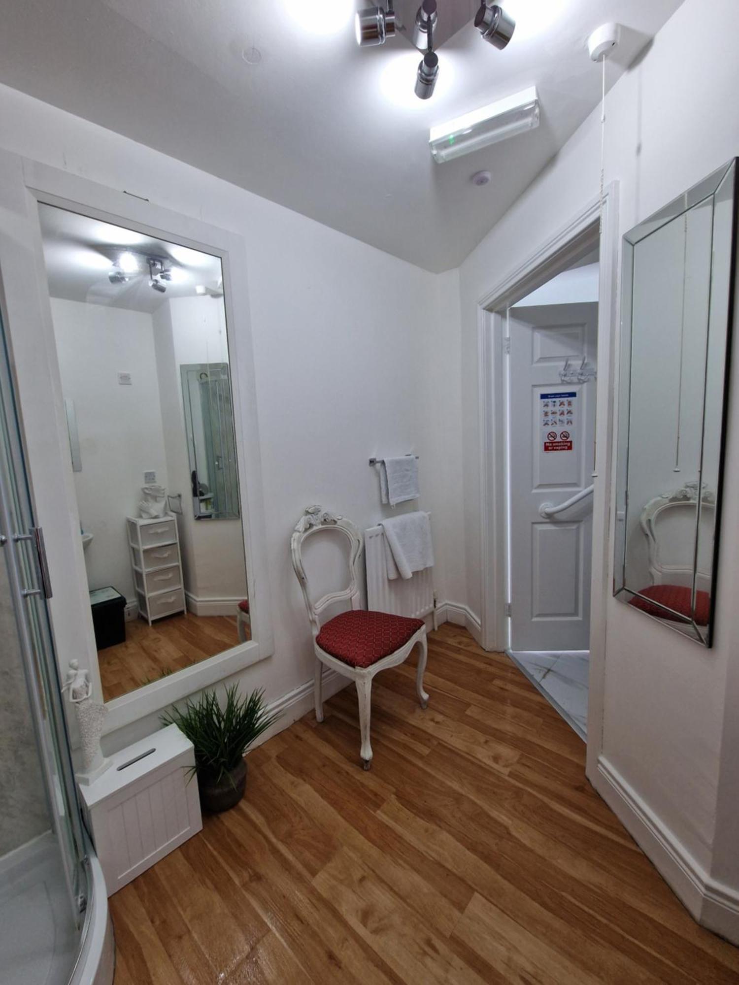 Aunty Katie'S House, Ni Tourist Board Certified & Located On The Main Oldpark Road To Belfast, With Free Continental Breakfast & Free Ultra Fast Sky Internet, Free Sky Sports & Free Sky Cinema, Self-Check In After 10Pm Gmt Pansiyon Dış mekan fotoğraf