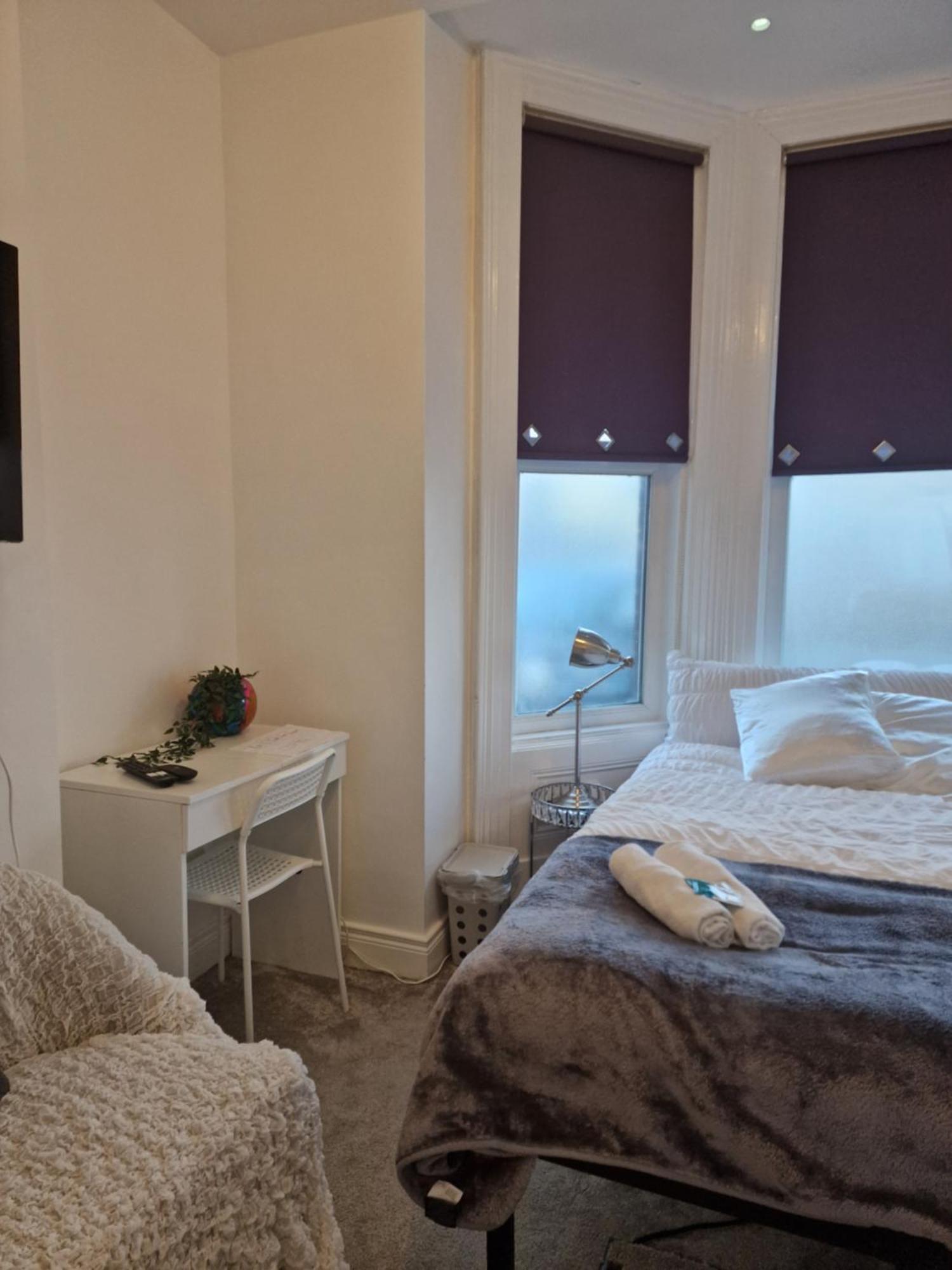 Aunty Katie'S House, Ni Tourist Board Certified & Located On The Main Oldpark Road To Belfast, With Free Continental Breakfast & Free Ultra Fast Sky Internet, Free Sky Sports & Free Sky Cinema, Self-Check In After 10Pm Gmt Pansiyon Dış mekan fotoğraf